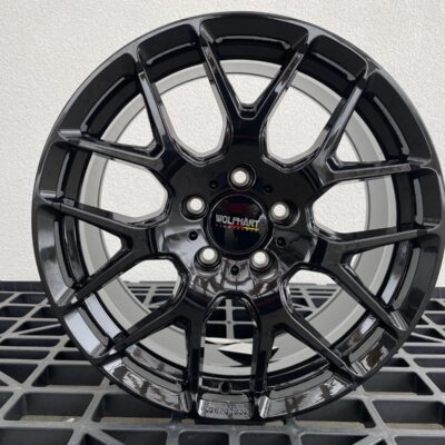 Wolfhart Flowformed Munich 3 18" 8,5J ET42 5x120 Gloss Black