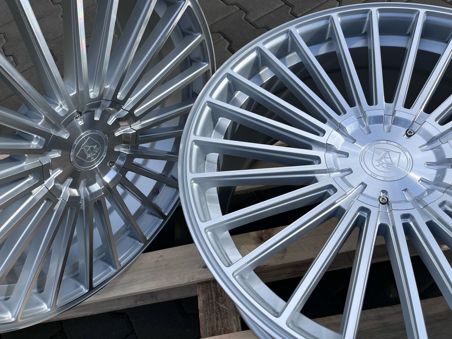 AXE EX50 22" 10J ET30 + 11,5J ET41 5x108-5x130 Gloss Silver Polished - obrazek 5
