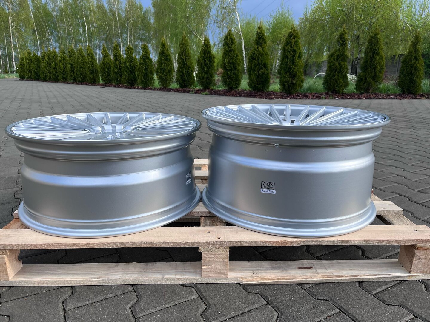 AXE EX50 21" 9J ET25 5x108-5x130 Gloss Silver Polished - obrazek 6