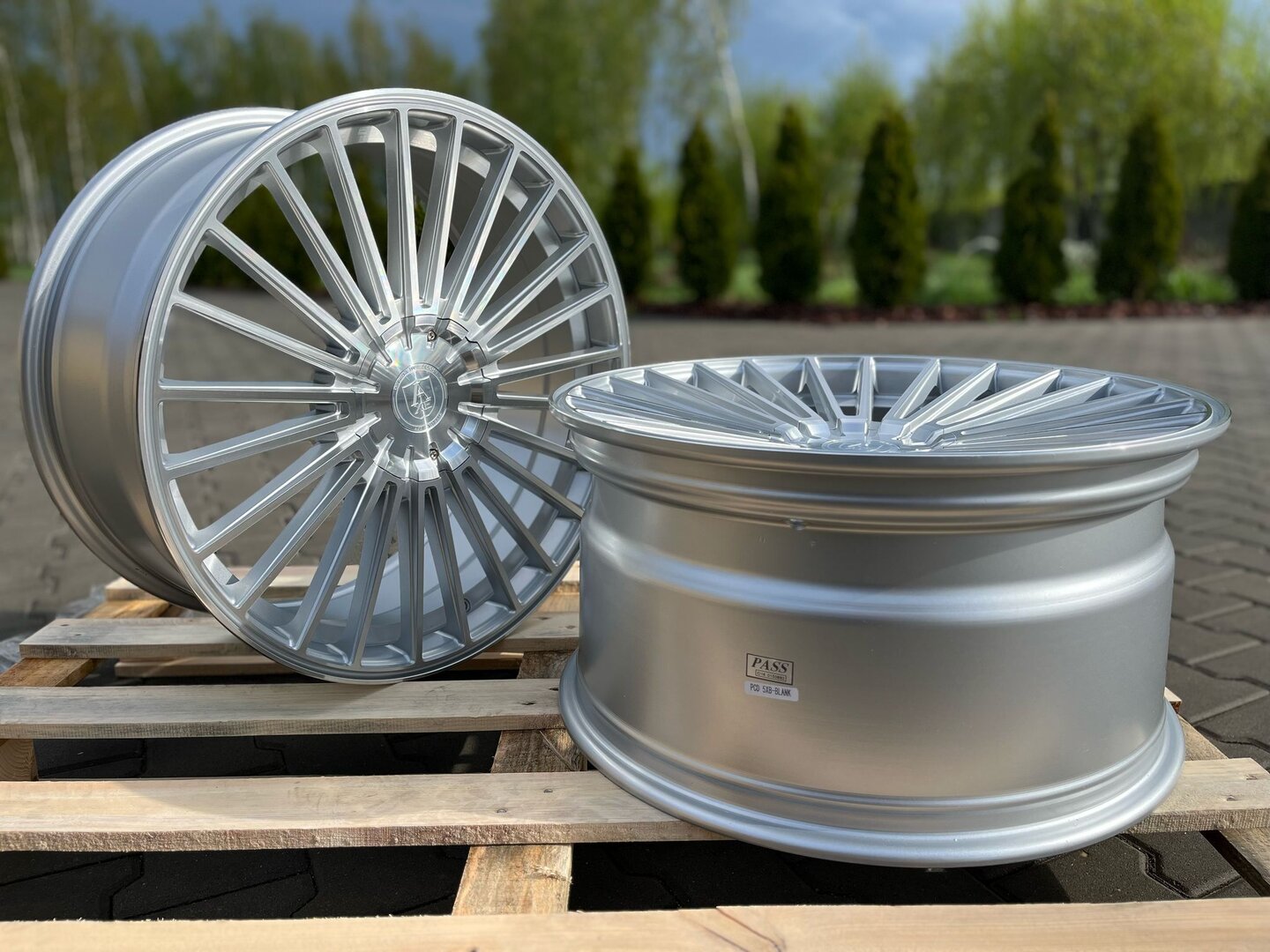 AXE EX50 22" 10,5J ET35 5x108-5x130 Gloss Silver Polished - obrazek 8