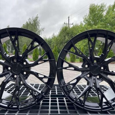 Arceo Roma 20" 9J ET30 + 10J ET40 5x120 Gloss Black