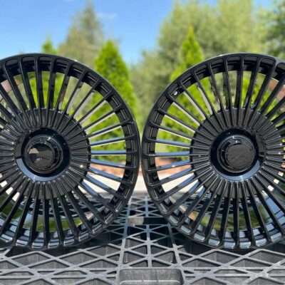 Carbonado Hurricane 21" 10J ET50 + 11J ET47 5x112 Black Glossy