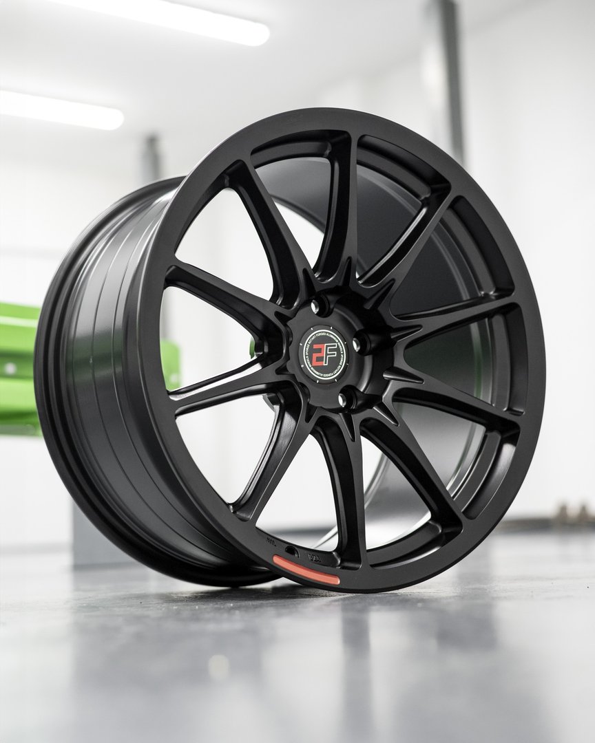 2Forge ZF8 18" 10J ET15-ET50 5x100-5x130 Silver - obrazek 4