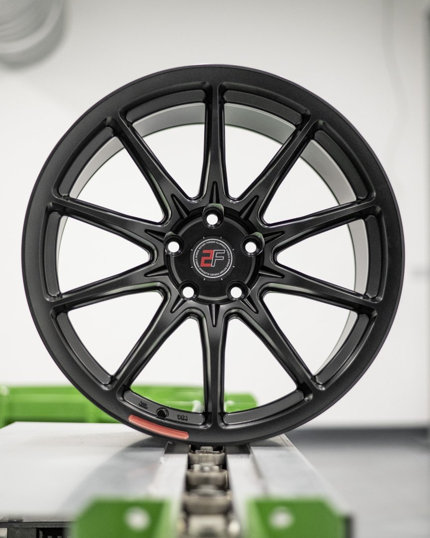 2Forge ZF8 18" 8,5J ET5-ET50 5x100-5x130 Gloss Gunmetal - obrazek 7