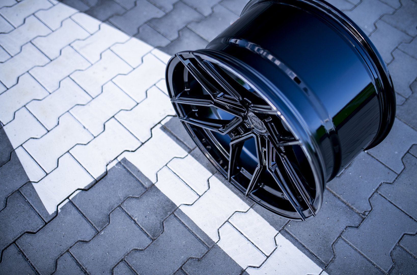 Concaver CVR5 20" 8J ET20-ET40 BLANK Double Tinted Black - obrazek 4