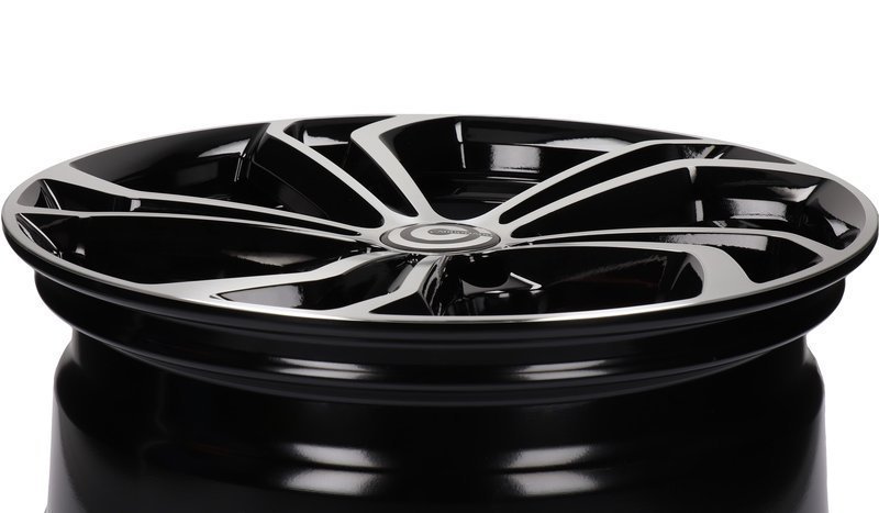 Carbonado Strength 17" 7,5J ET42 5x112 Black Front Polished - obrazek 4