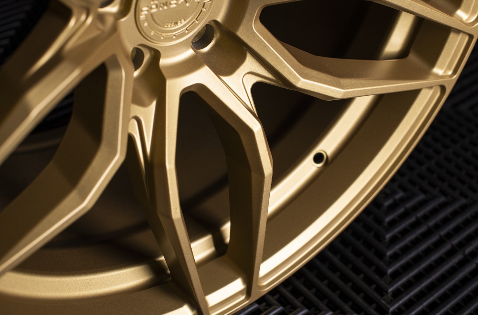 Concaver CVR3 21" 9,5J ET0-ET58 + 10,5J ET10-ET46 BLANK Custom Finish - obrazek 4