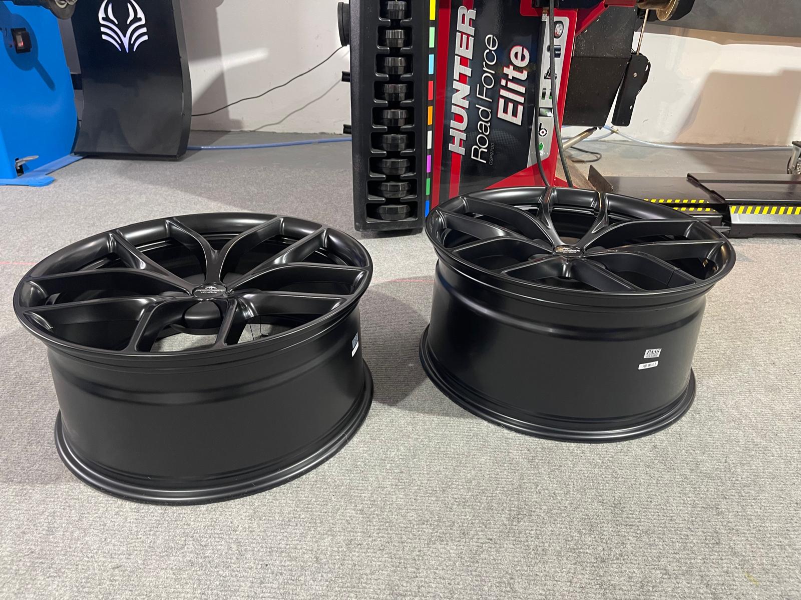 Forzza Urban 20" 9.5J ET45 5x114,3 Satin Black / Max Load 850 kg - obrazek 7