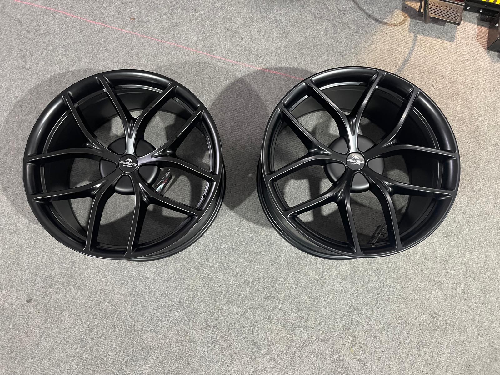 Forzza Urban 20" 9.5J ET45 5x114,3 Satin Black / Max Load 850 kg - obrazek 5