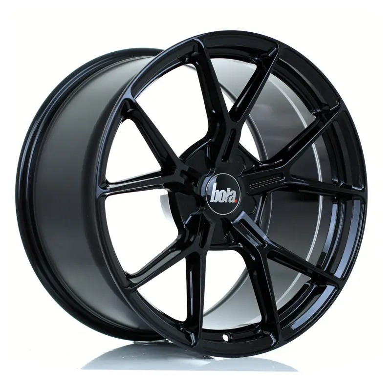 Bola FLY 18" 9J ET15-ET47 5x100-5x130 Gloss Black