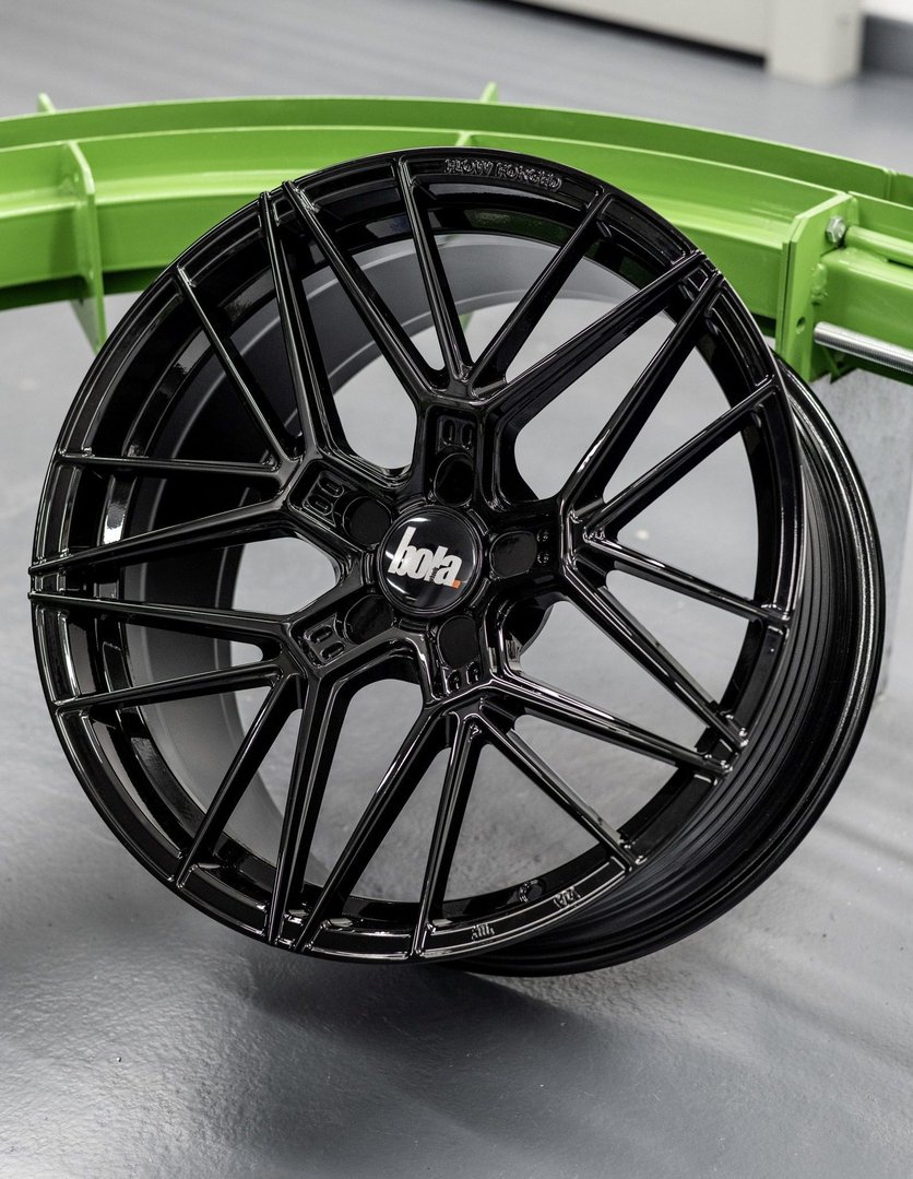 BOLA FLZ 18" 8J ET25-50 5x100-5x130 Gloss Black - obrazek 5