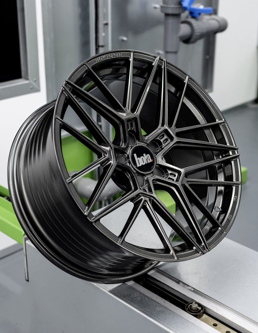 BOLA FLZ 21" 9J ET15-50 5x100-5x130 Gloss Gunmetal - obrazek 3