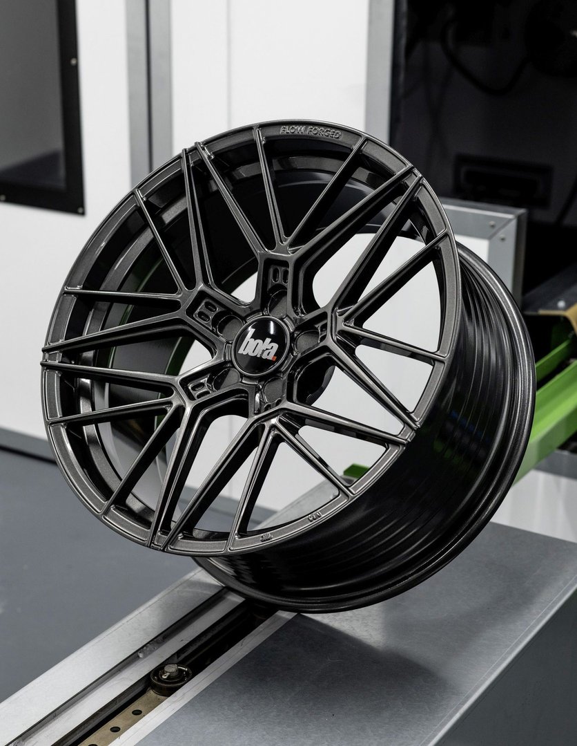 BOLA FLZ 20" 8,5J ET25-50 5x100-5x130 Gloss Gunmetal - obrazek 8