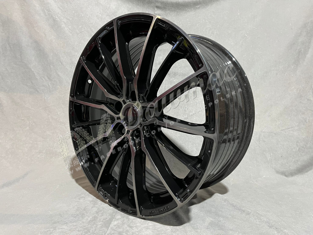 Concaver CVR7 19" 8,5J ET45 5x112 Double Tinted Black - obrazek 4