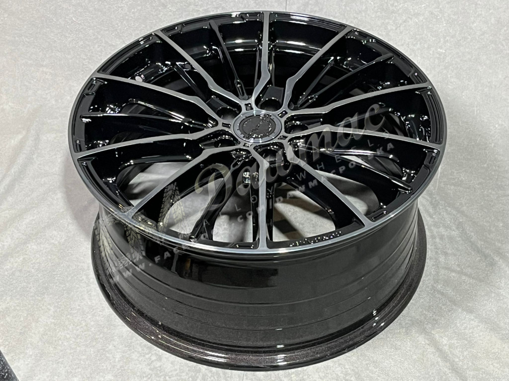 Concaver CVR7 19" 8,5J ET45 5x112 Double Tinted Black - obrazek 5