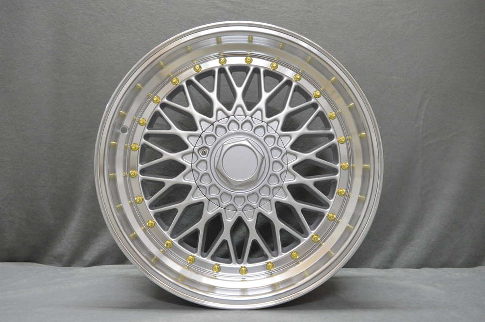 DARE RS 18" 8J ET42 4x100/5x100 SL Golden Rivets