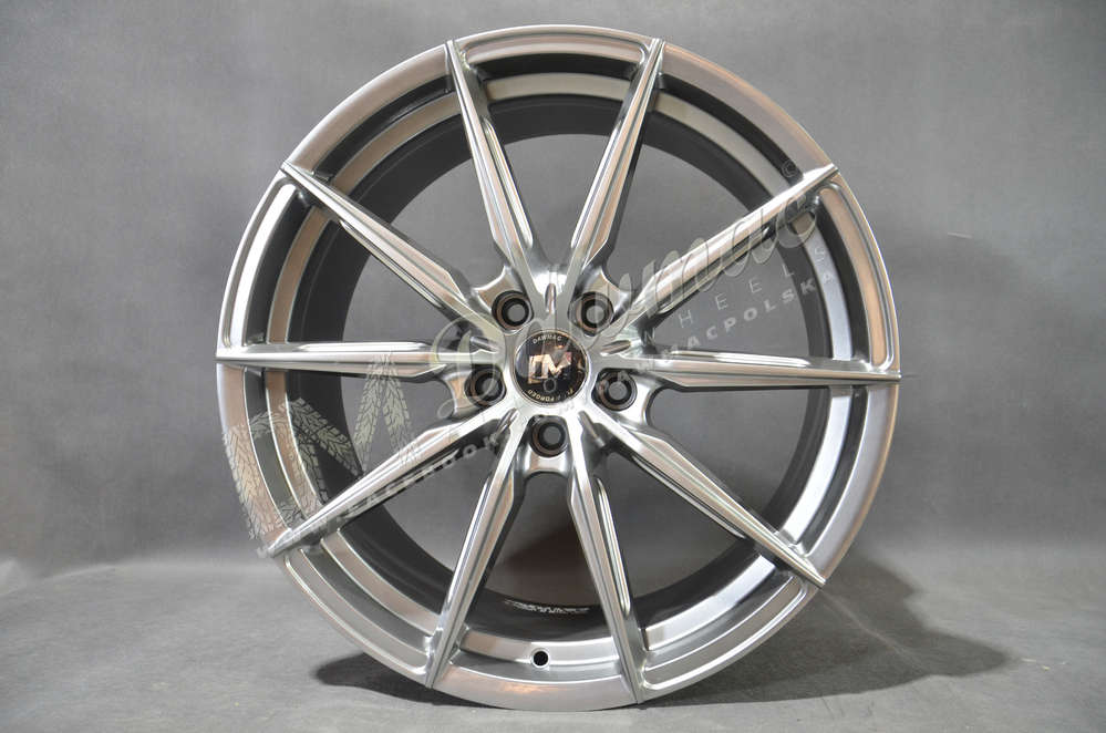 DM01X 18" 8J ET35 5x114,3 Hyper Black