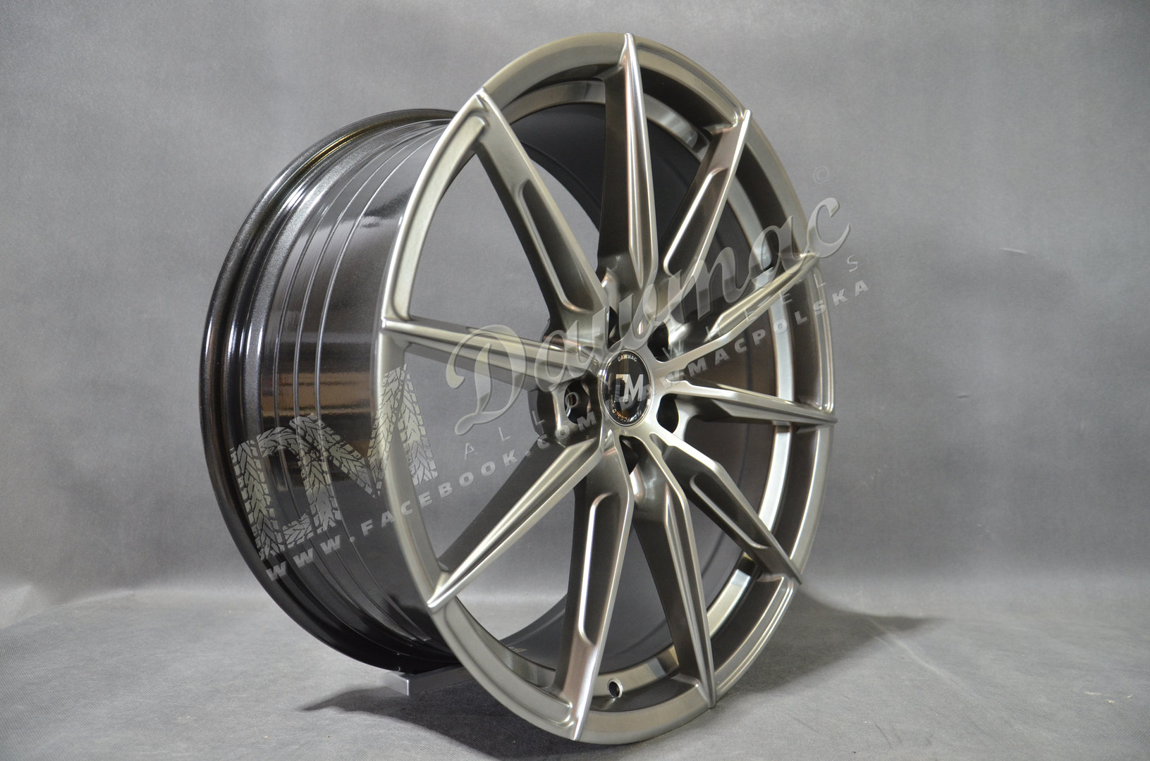 DM01X 18" 8J ET35 5x114,3 Hyper Black - obrazek 3