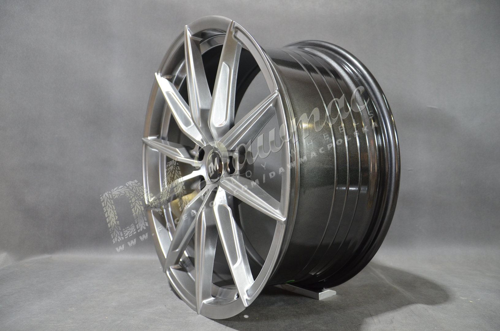 DM01X 18" 8J ET35 5x114,3 Hyper Black - obrazek 4