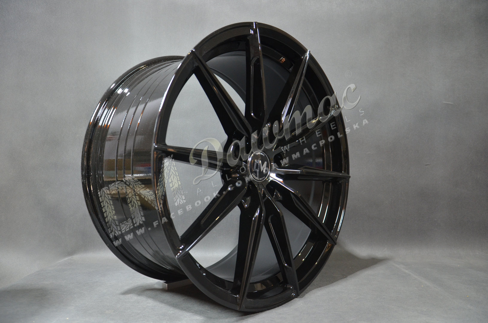 DM01X 19" 8,5J ET35 5x112 Black - obrazek 3