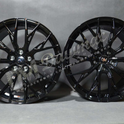 DM04 19" 8,5J ET35 + 9,5J ET38 5x112 Gloss Black