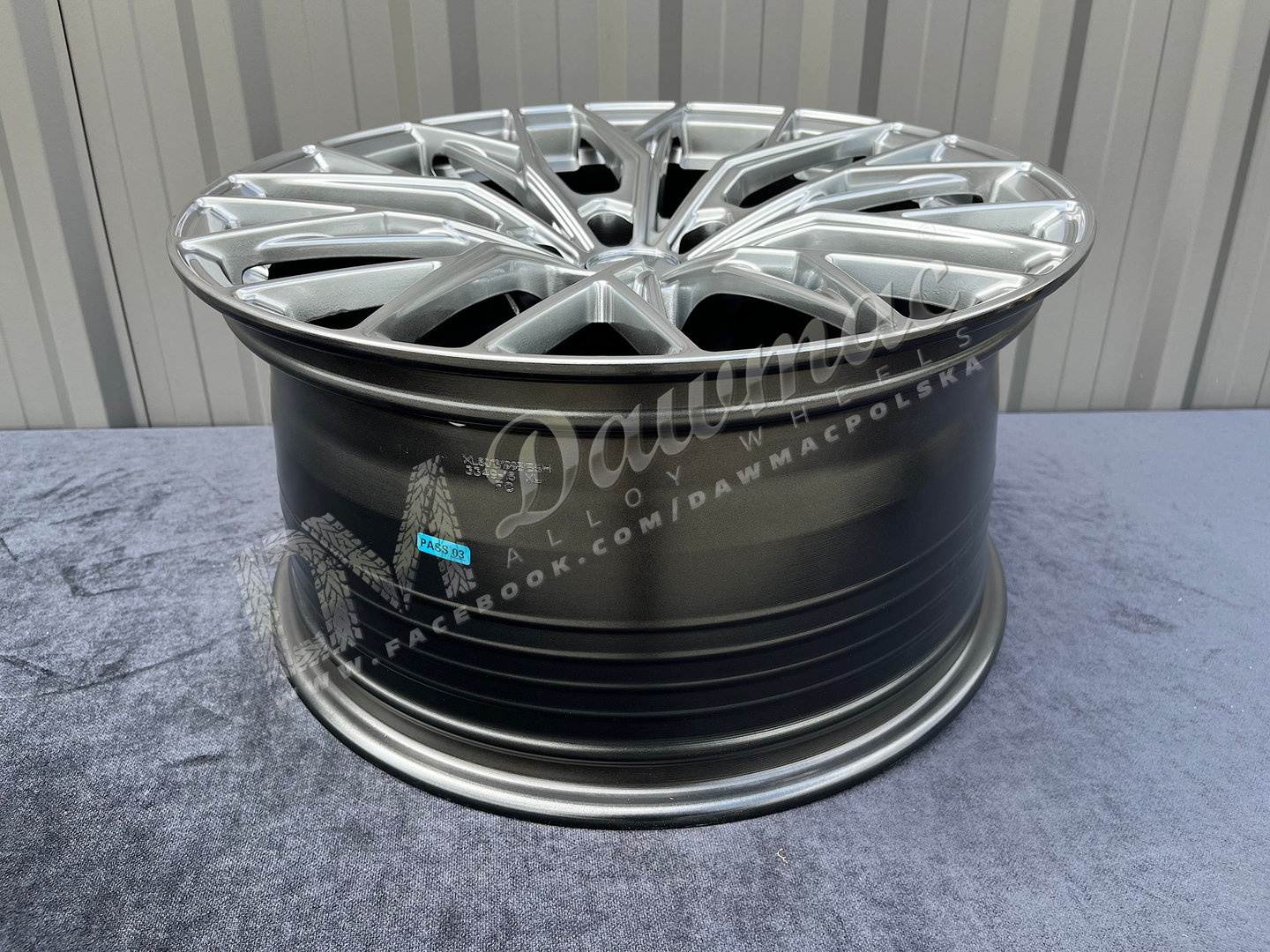 DM04 19" 9,5J ET38 5x120 Hyper Black - obrazek 6