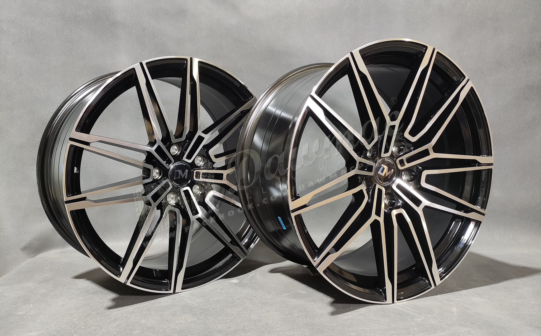 DM06 19" 8,5J ET35 + 9,5J ET40 5x120 Black Machined Face - obrazek 3