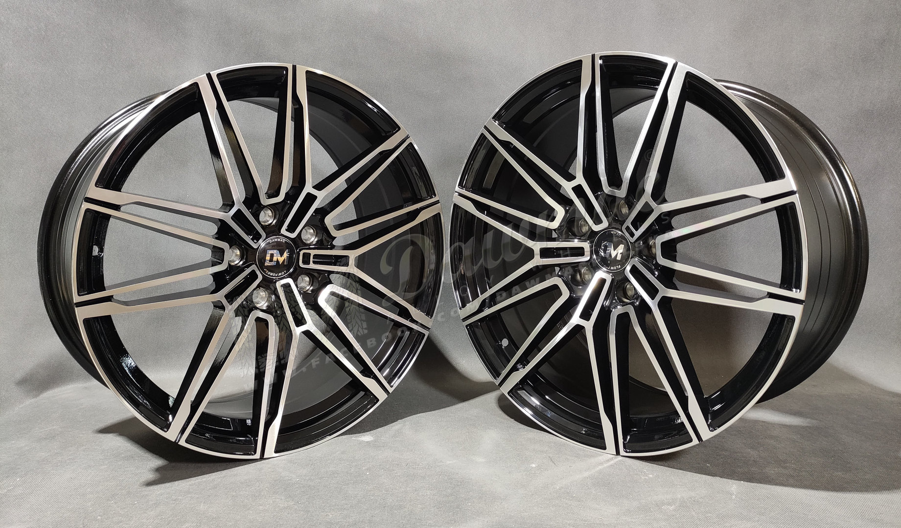 DM06 19" 8,5J ET35 + 9,5J ET40 5x120 Black Machined Face - obrazek 4