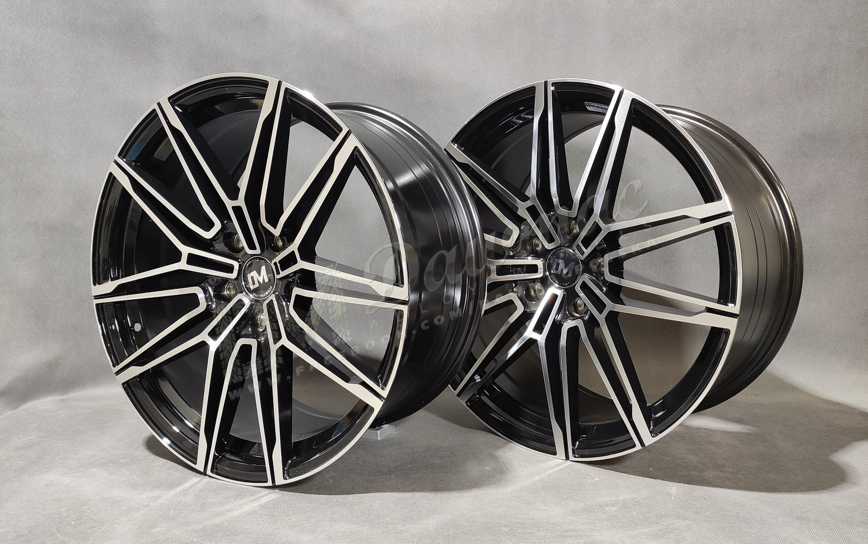 DM06 19" 8,5J ET35 + 9,5J ET40 5x120 Black Machined Face - obrazek 5