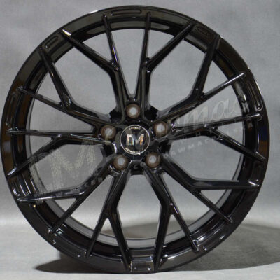 DM07 19" 8,5J ET35 5x112 Gloss Black