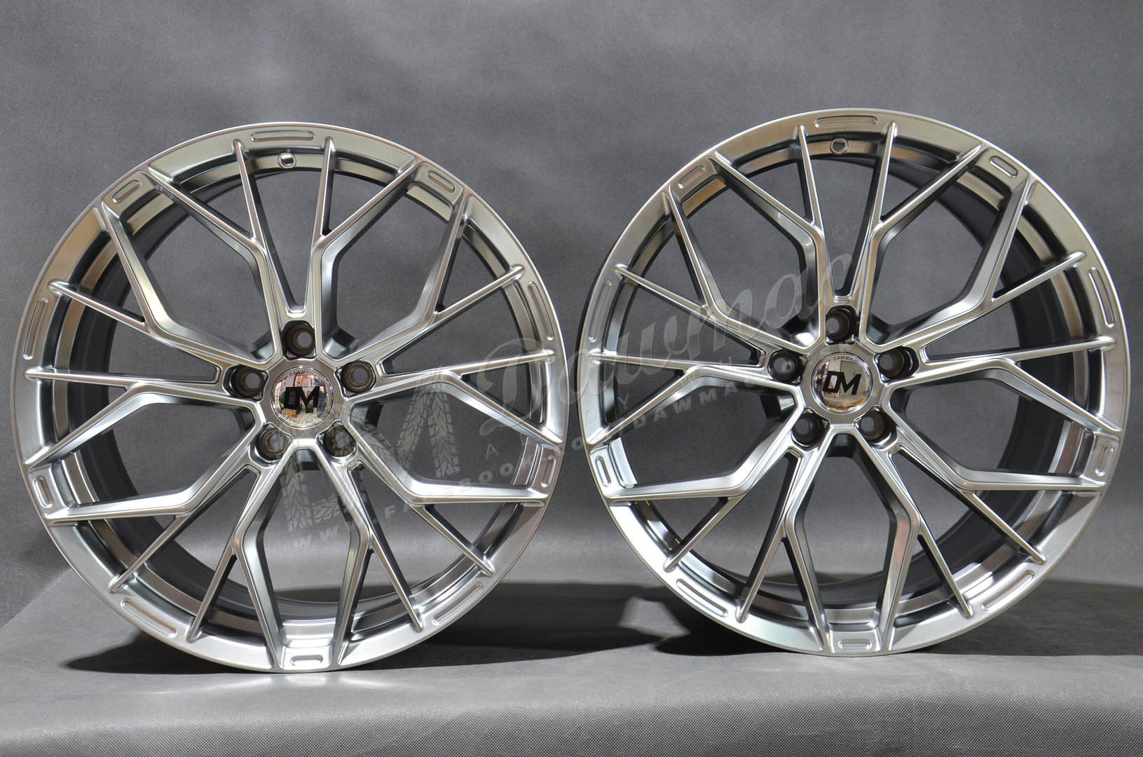 DM07 19" 8,5J ET35 + 9,5J ET38 5x112 Hyper Black - obrazek 2