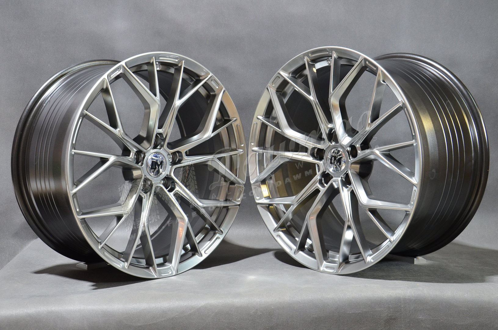 DM07 19" 8,5J ET35 + 9,5J ET38 5x112 Hyper Black - obrazek 3