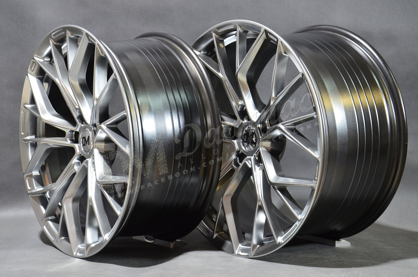 DM07 19" 8,5J ET35 + 9,5J ET38 5x112 Hyper Black - obrazek 4