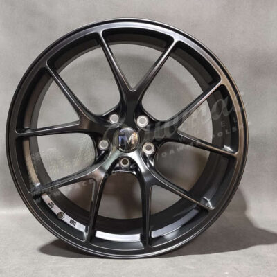 DM12 18" 8,5J ET38 5x114,3 Satin Black