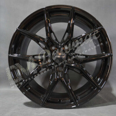 DM32 18" 8J ET32 5x112 Gloss Black