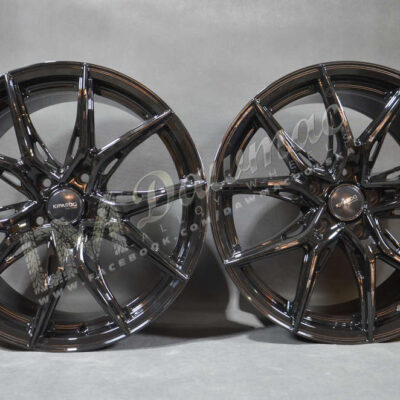 DM32 18" 8J ET32 + 9J ET35 5x114,3 Gloss Black
