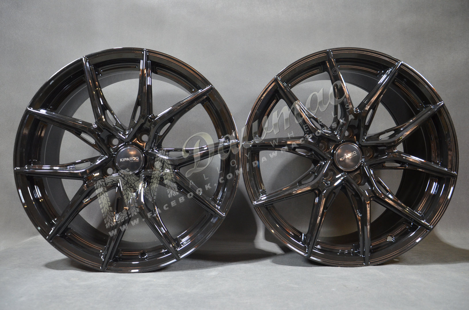 DM32 18" 8J ET32 + 9J ET35 5x114,3 Gloss Black - obrazek 2