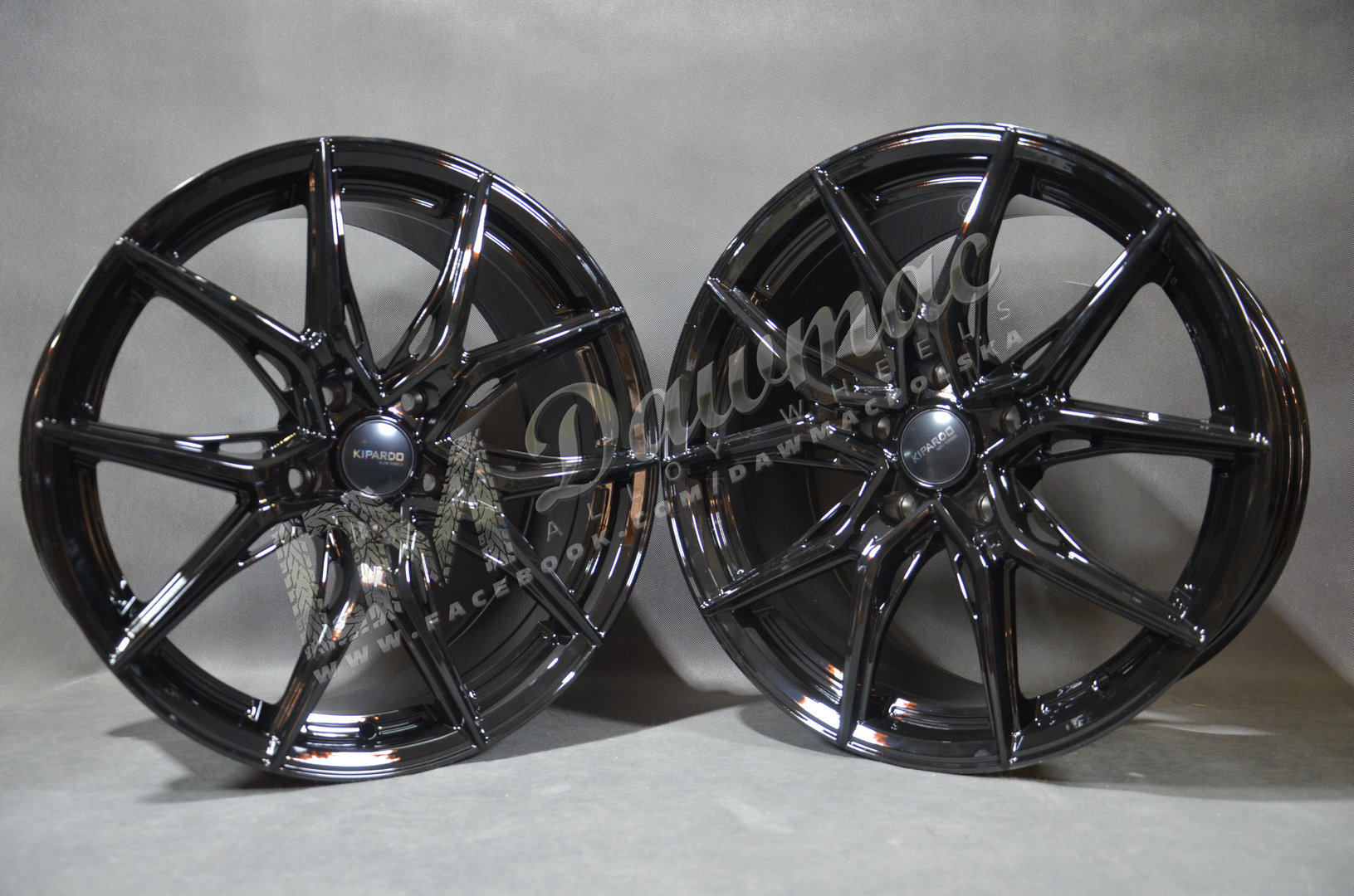 DM32 18" 8J ET32 + 9J ET35 5x114,3 Gloss Black - obrazek 3