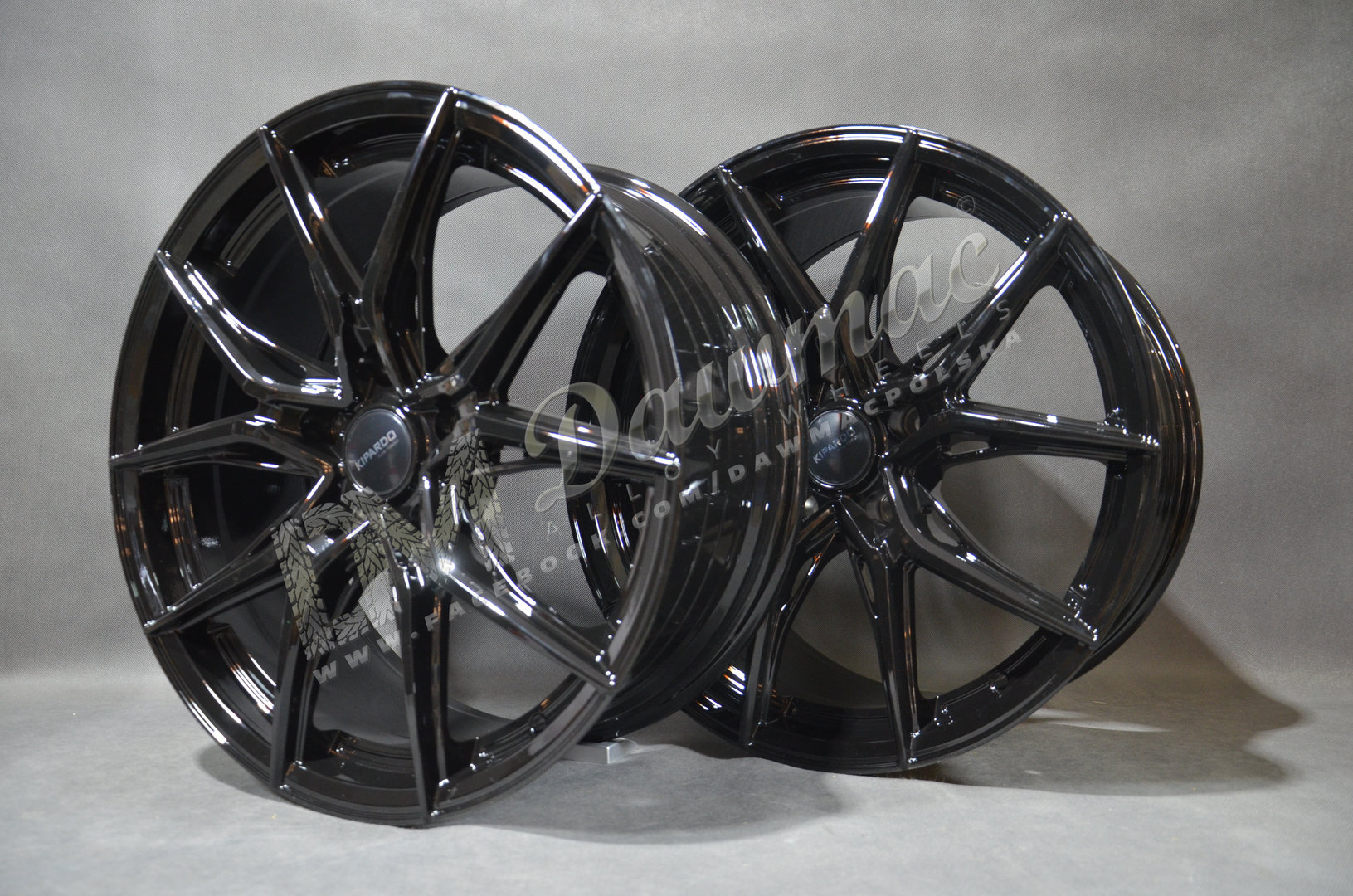 DM32 18" 8J ET32 + 9J ET35 5x114,3 Gloss Black - obrazek 4