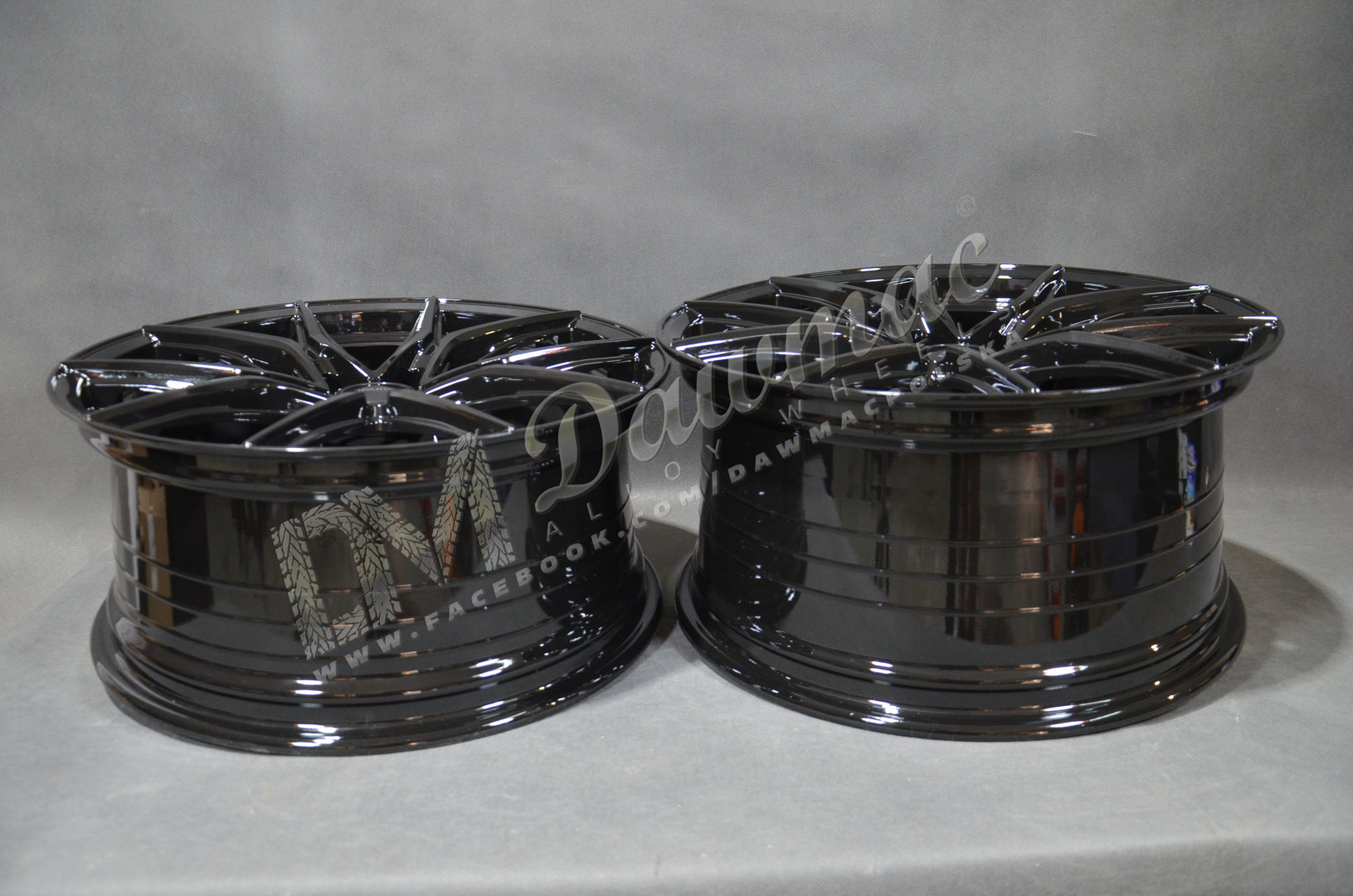 DM32 18" 8J ET32 + 9J ET35 5x114,3 Gloss Black - obrazek 7