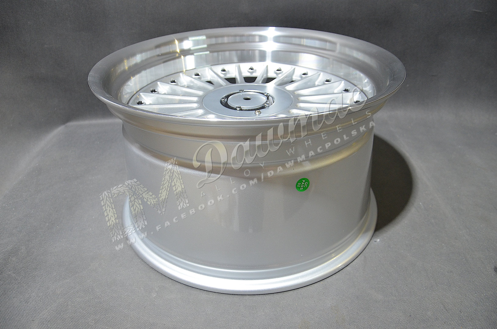 DMC03 18" 10J ET15 4x100/4x108 Silver Machined Lip + Black Rivet - obrazek 6