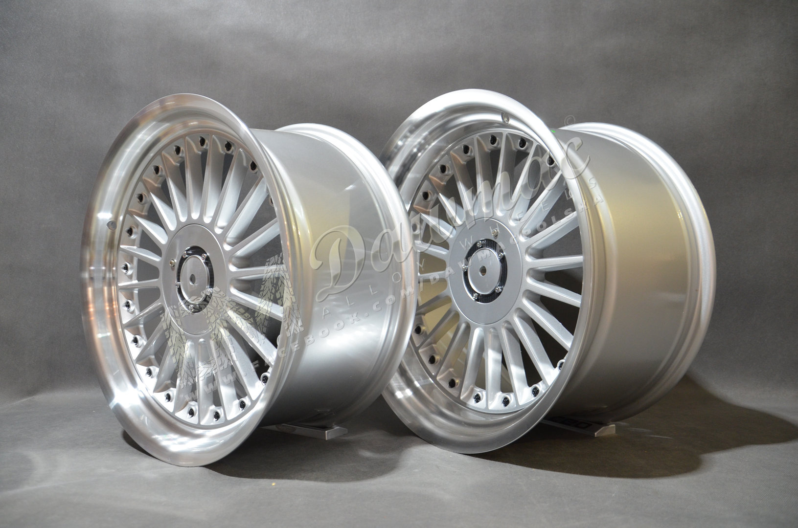DMC03 18" 8,5J ET20 + 10J ET15 4x100/4x108 Silver Machined Lip + Black Rivet - obrazek 4