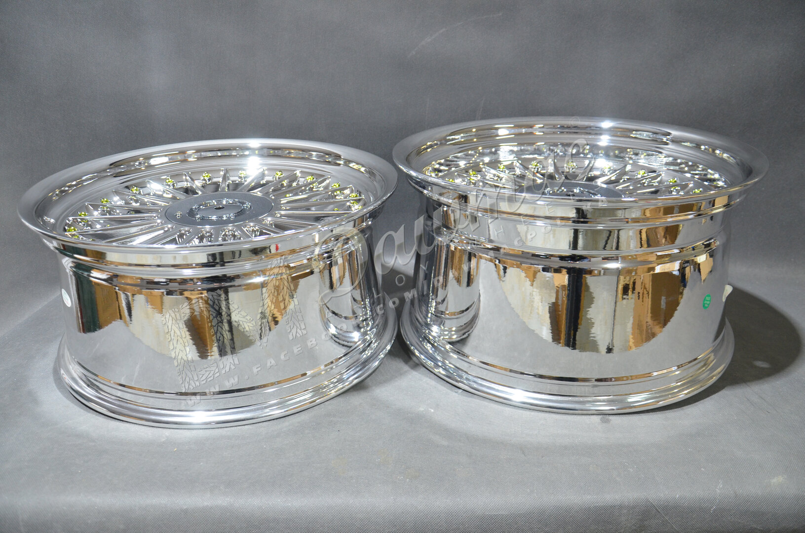 DMC03 18" 8,5J ET20 + 10J ET15 5x112/120 Chrome + Gold Rivets - obrazek 7