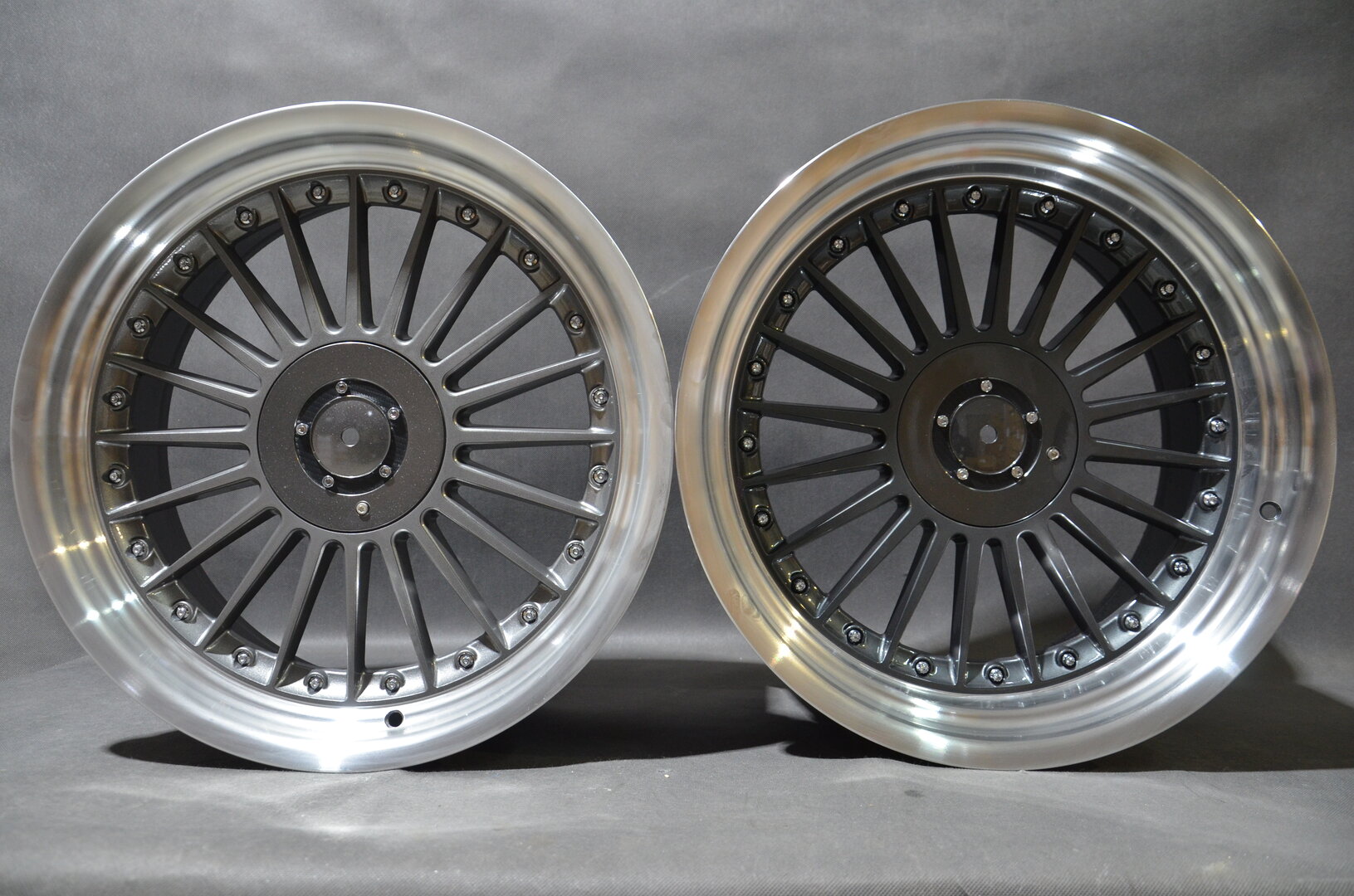 DMC03 19" 8,5J ET25 + 10J ET20 5x112/120 Gunmetal Machine Lip (Różne odcienie) - obrazek 2