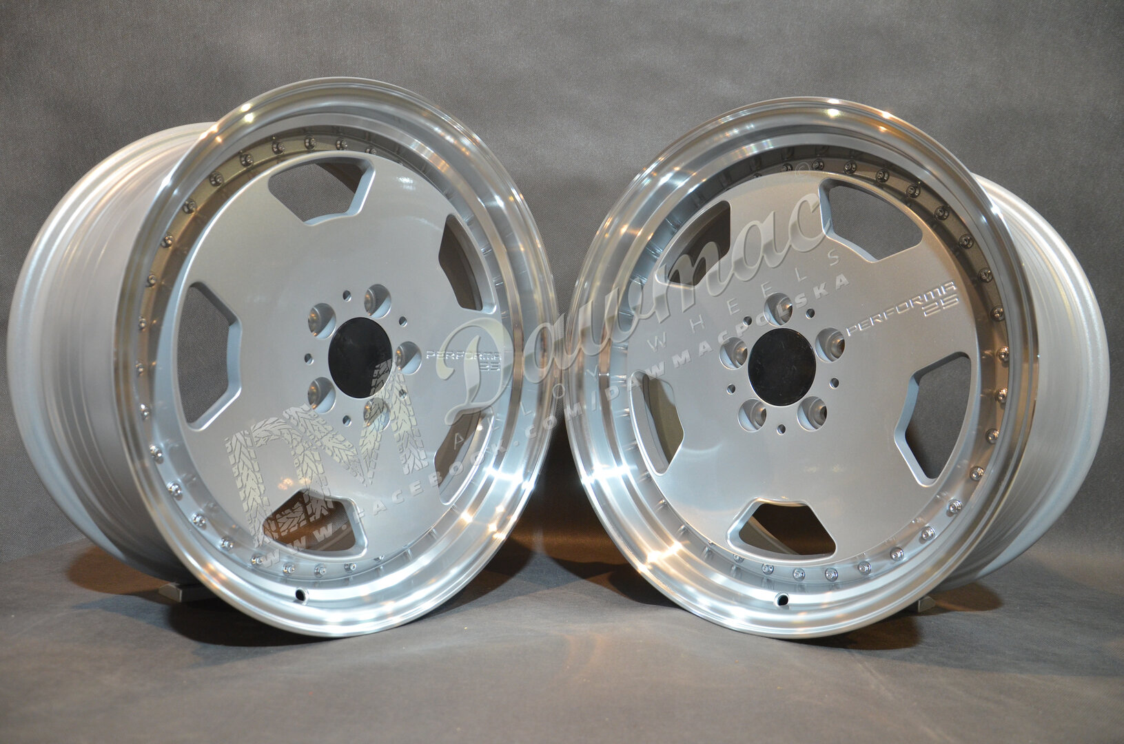 DM Areo 18" 8J ET35 + 9J ET40 5x112 Silver Polished Lip - obrazek 3