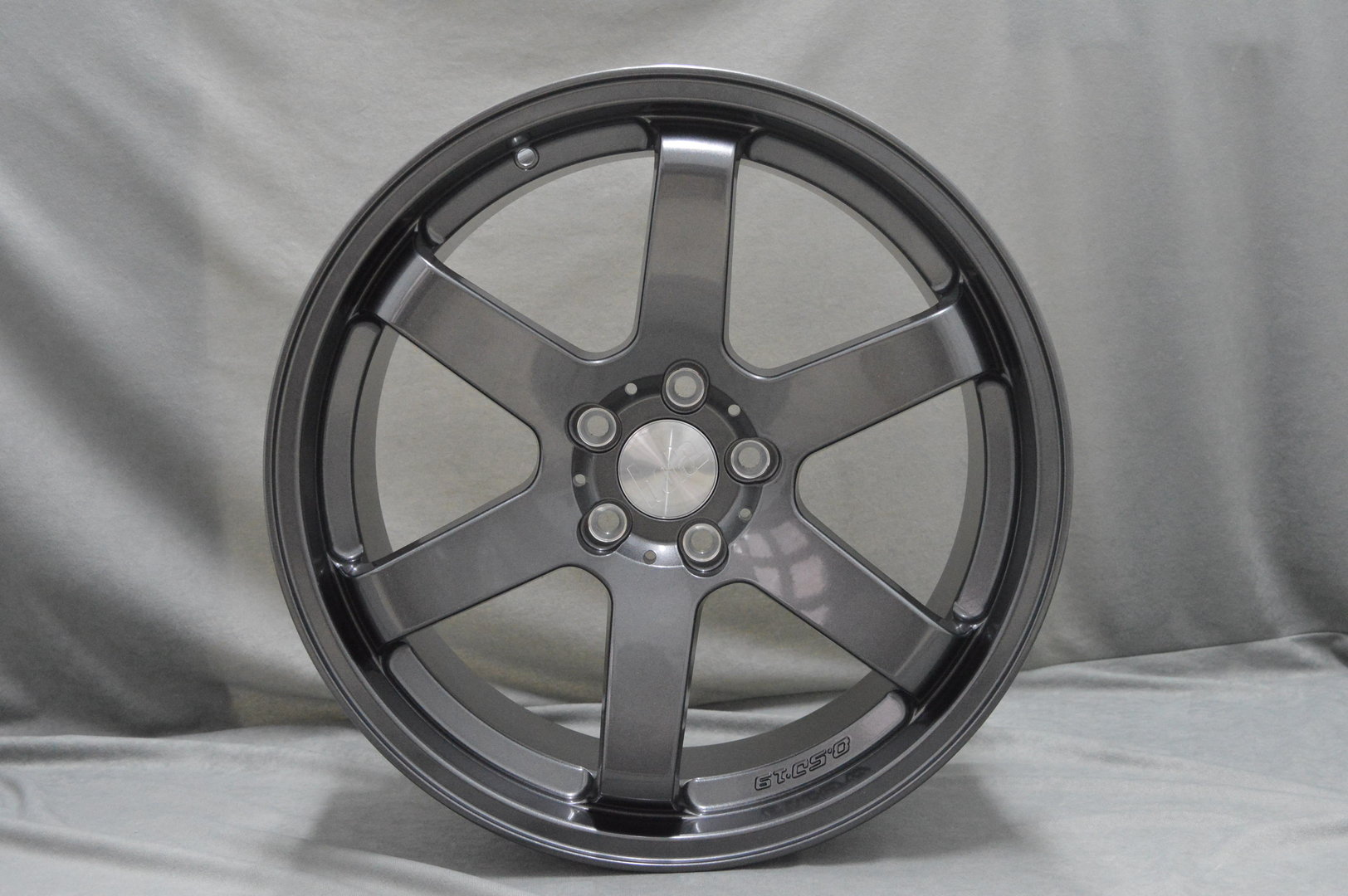 BOLA B1 17" 7,5J ET40-45 4x98-4x114 Gloss Gunmetal - obrazek 2