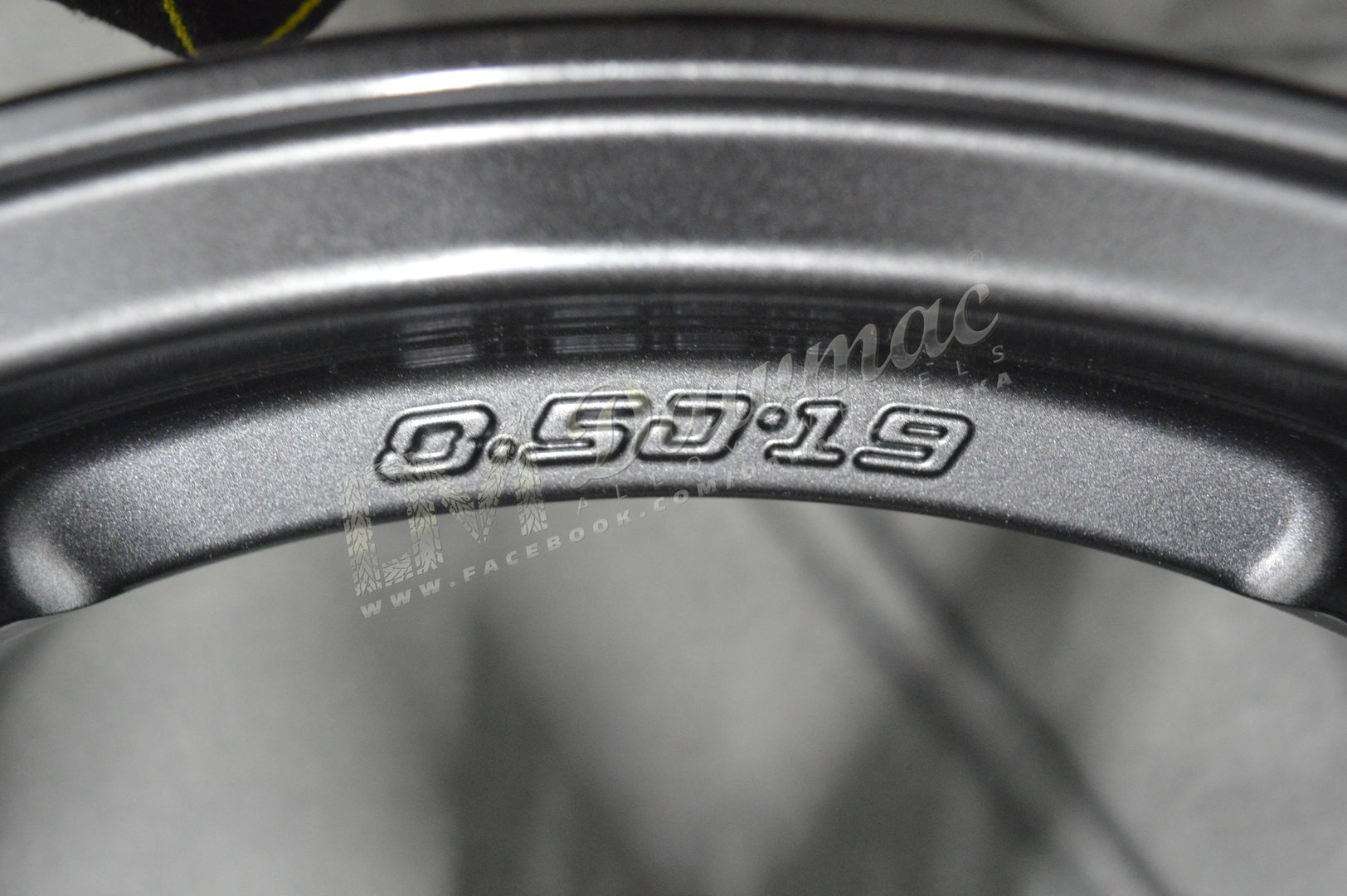 BOLA B1 19" 8,5J ET30-45 + 10J ET25-45 5x98-5x130 Gloss Gunmetal - obrazek 5