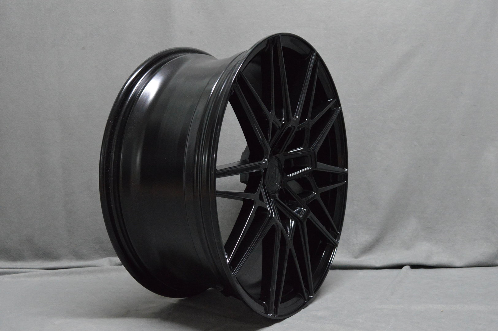 AXE CF1 20" 9J ET38 5x108-5x130 Gloss Black - obrazek 4