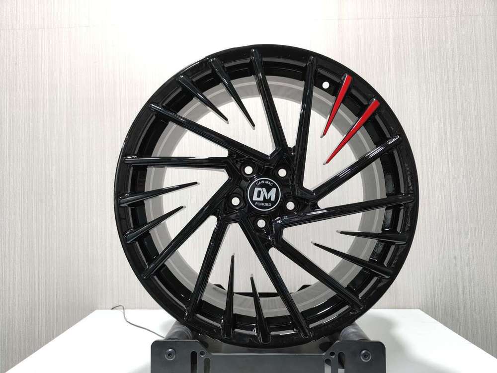 Dawmac Forged 19" 8,5J ET35 5x112 Gloss Black + Red