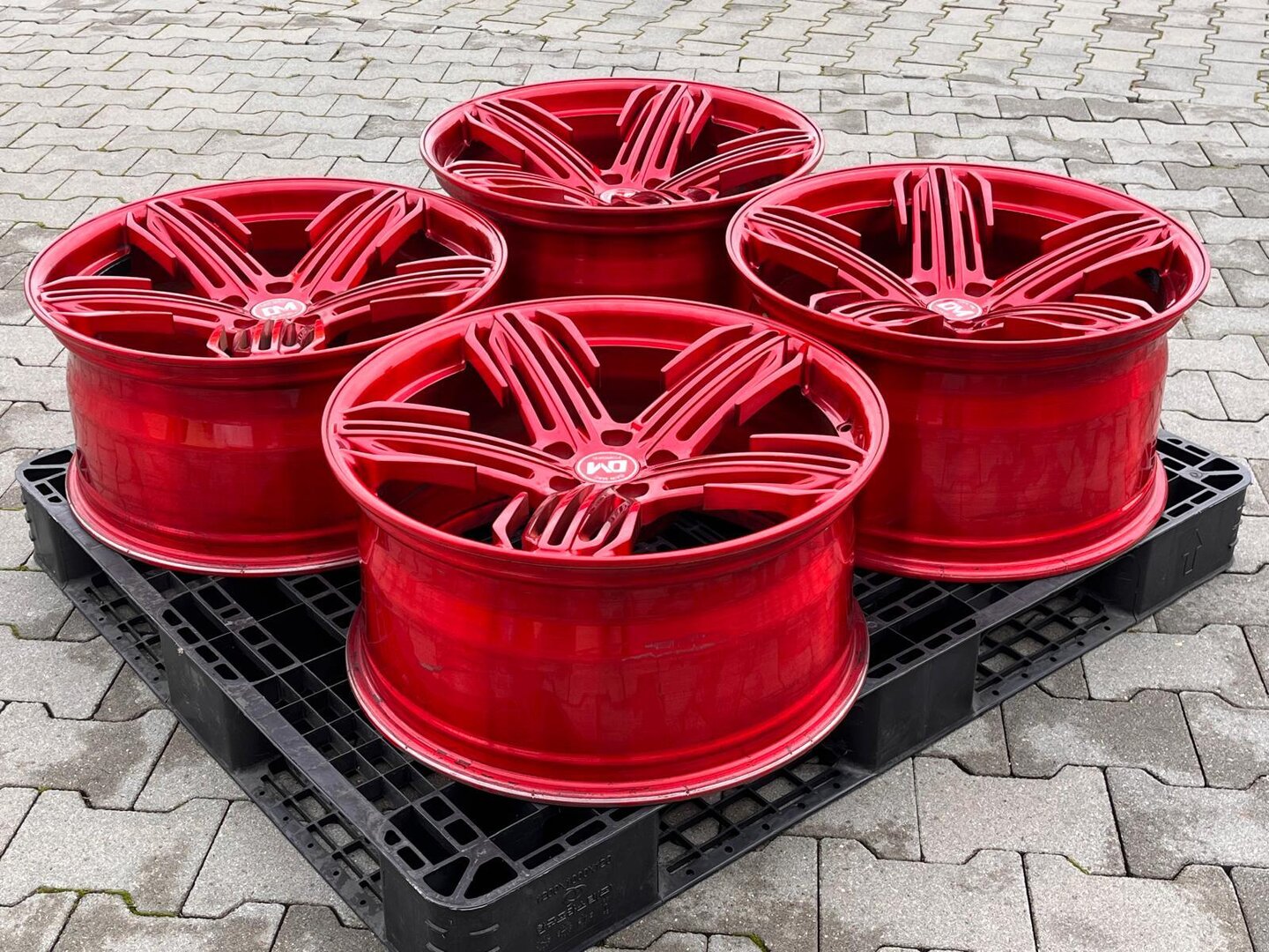 Dawmac Forged 20'' 9,5J ET20 + 10,5J ET13 5x112 Candy Red - obrazek 2
